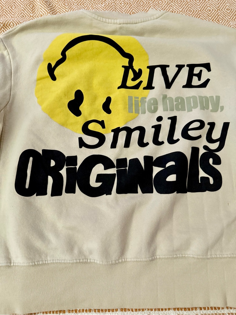 Zara Smiley Happy Collection Sweatshirt 'Happiness in Giving Creates Love'